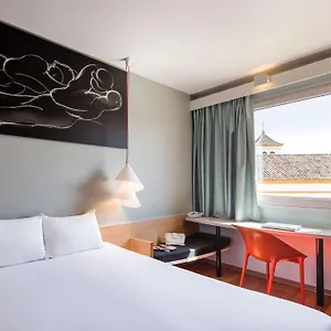Ibis Отель